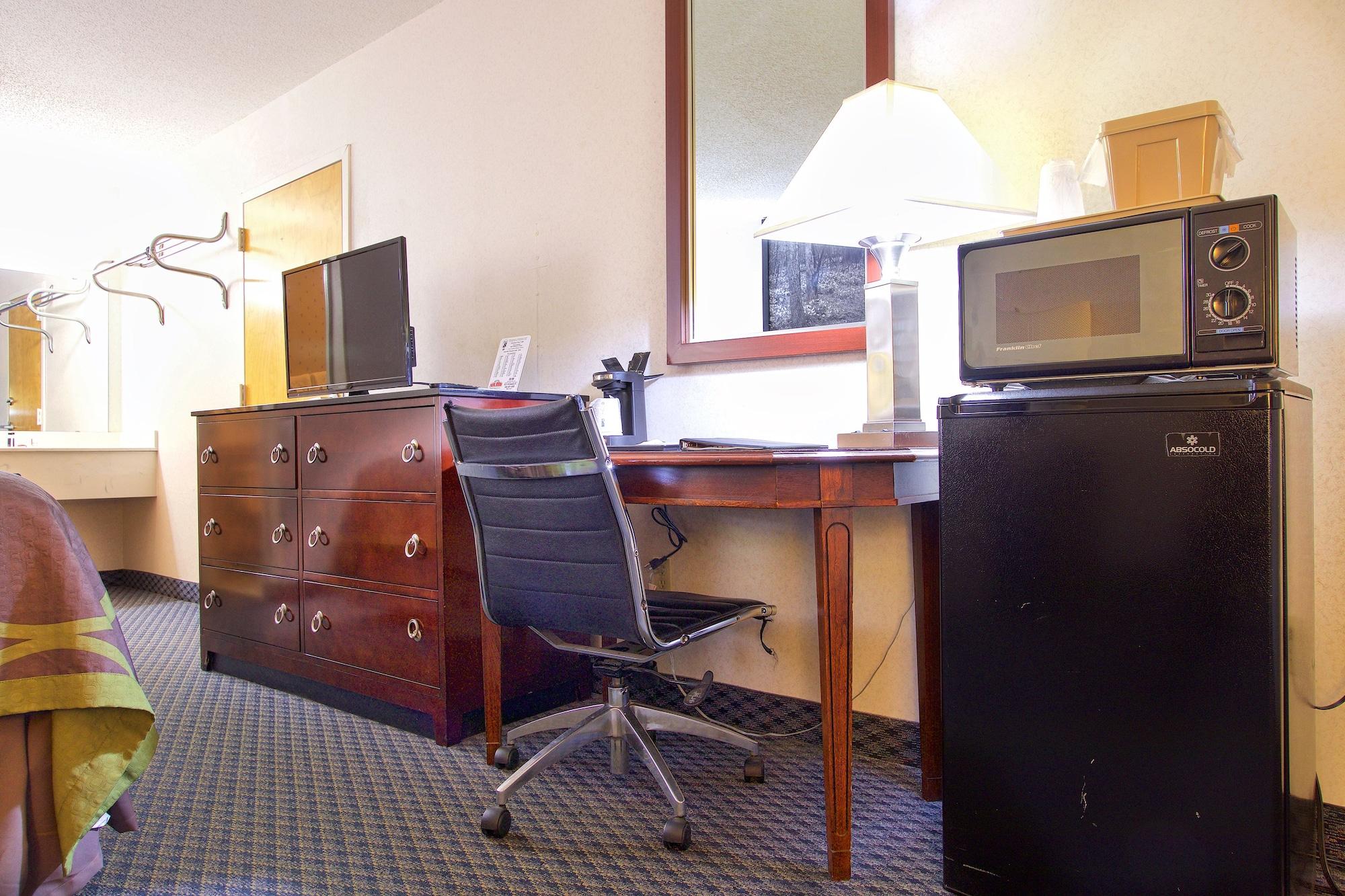 Motel Super 8 By Wyndham Christiansburg Exteriér fotografie