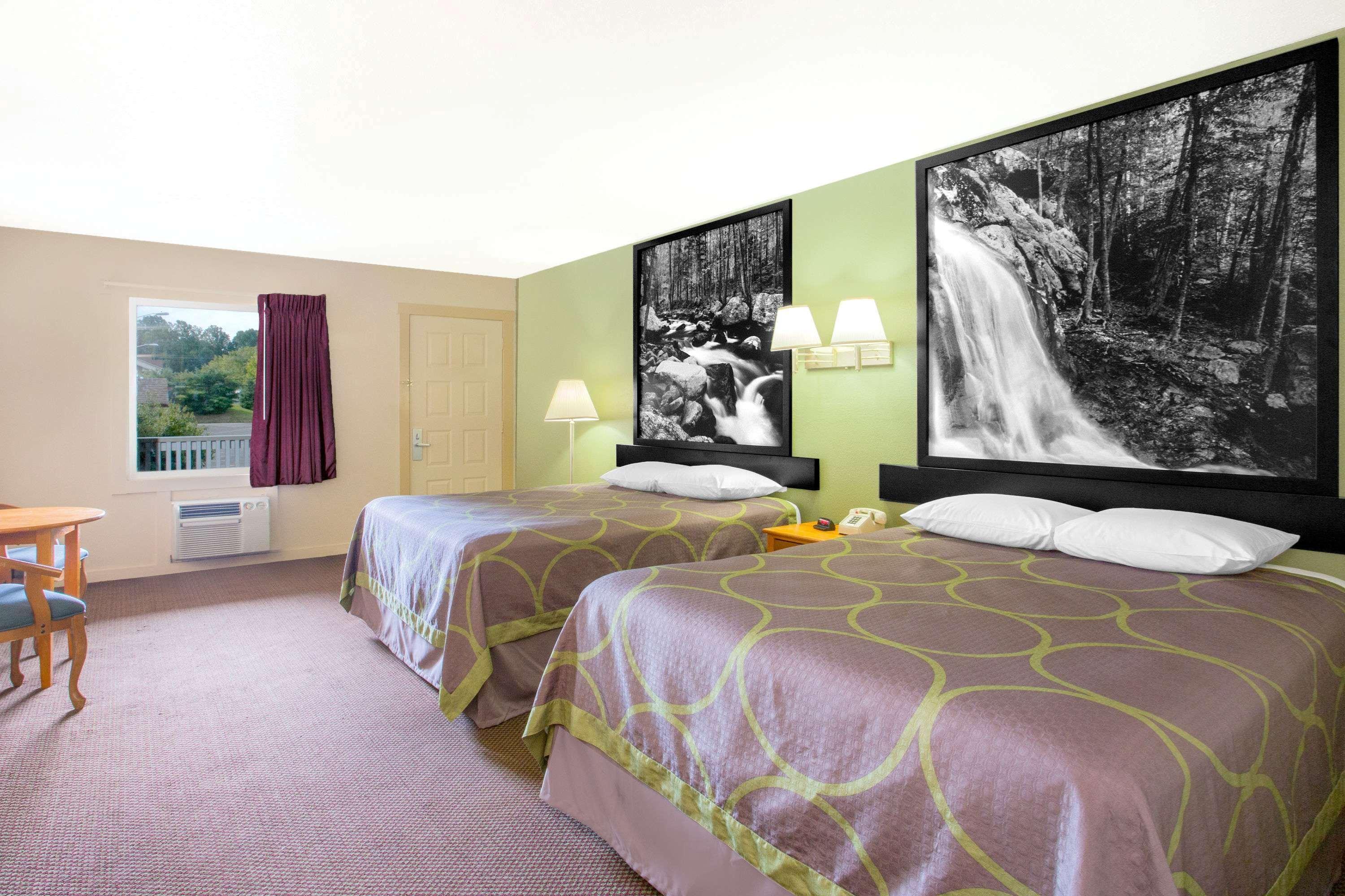 Motel Super 8 By Wyndham Christiansburg Exteriér fotografie