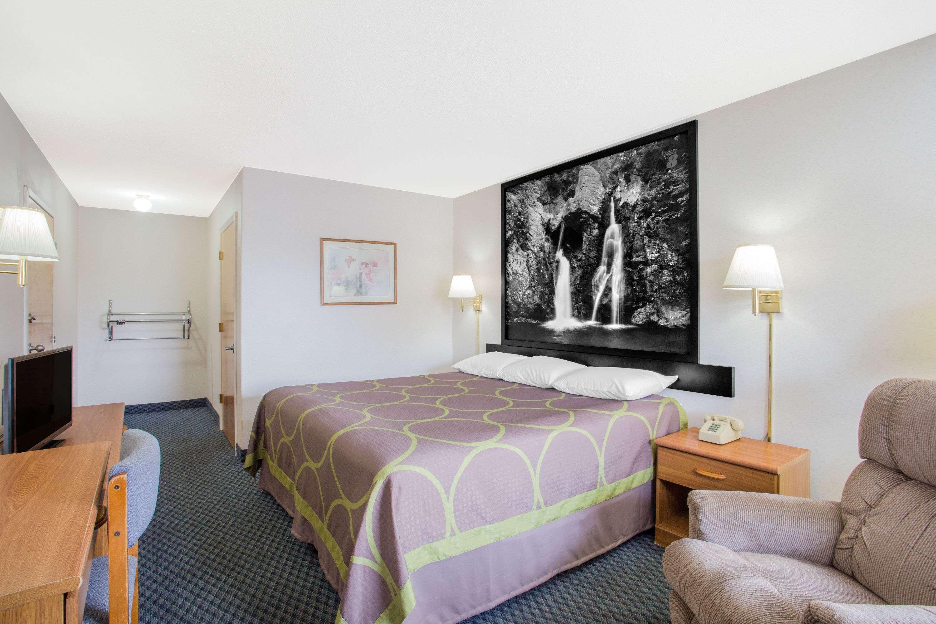 Motel Super 8 By Wyndham Christiansburg Exteriér fotografie