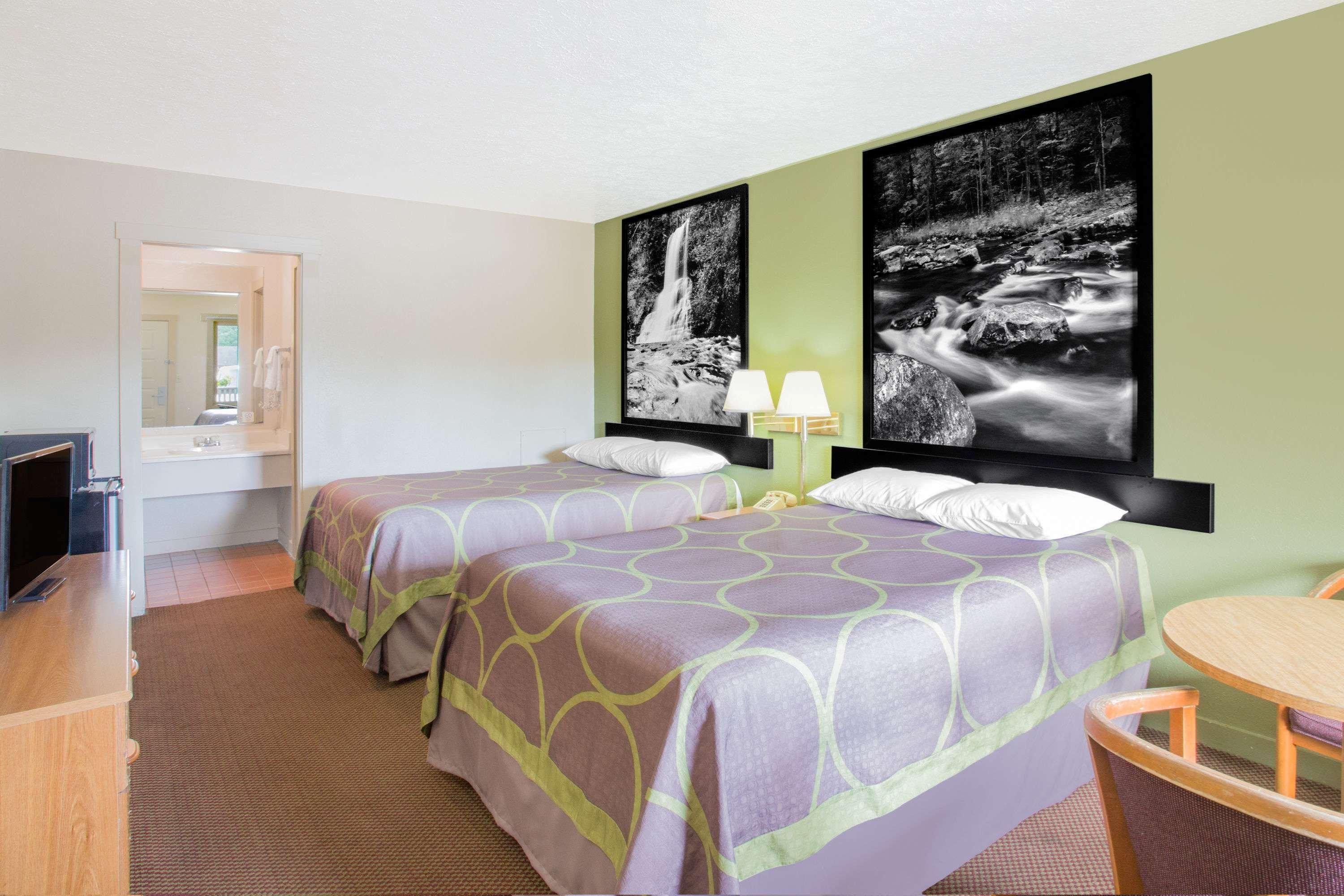 Motel Super 8 By Wyndham Christiansburg Exteriér fotografie