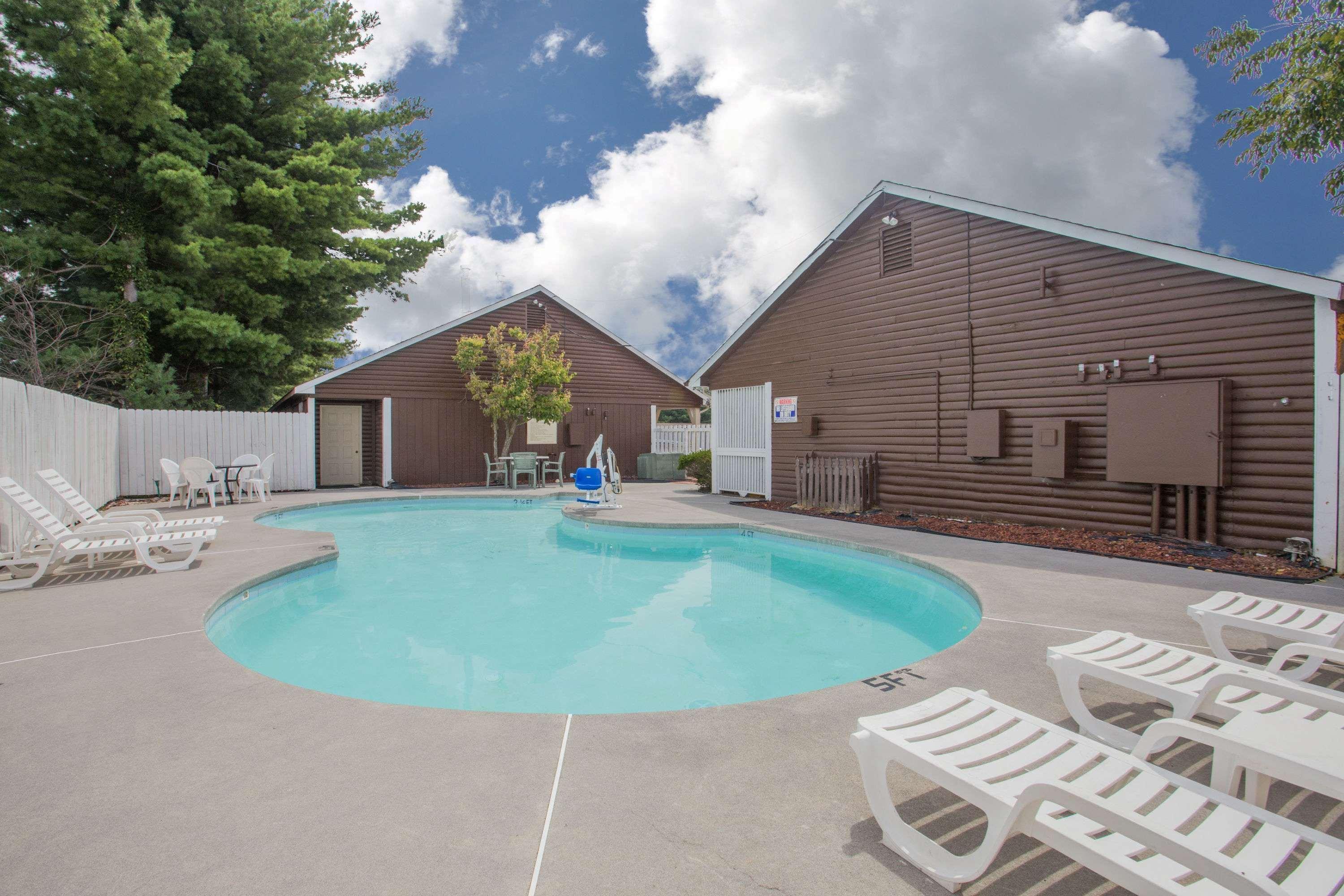 Motel Super 8 By Wyndham Christiansburg Exteriér fotografie
