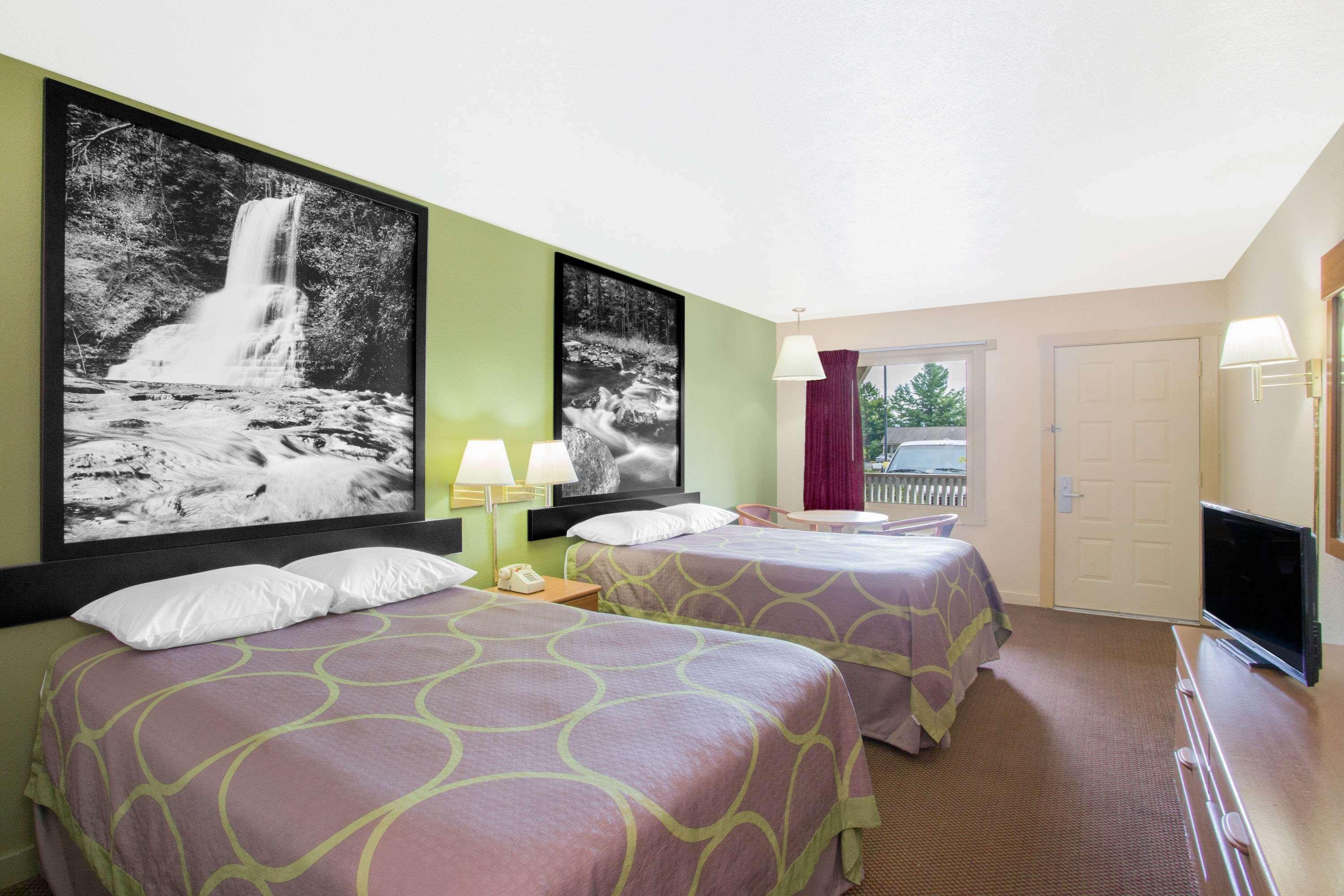 Motel Super 8 By Wyndham Christiansburg Exteriér fotografie