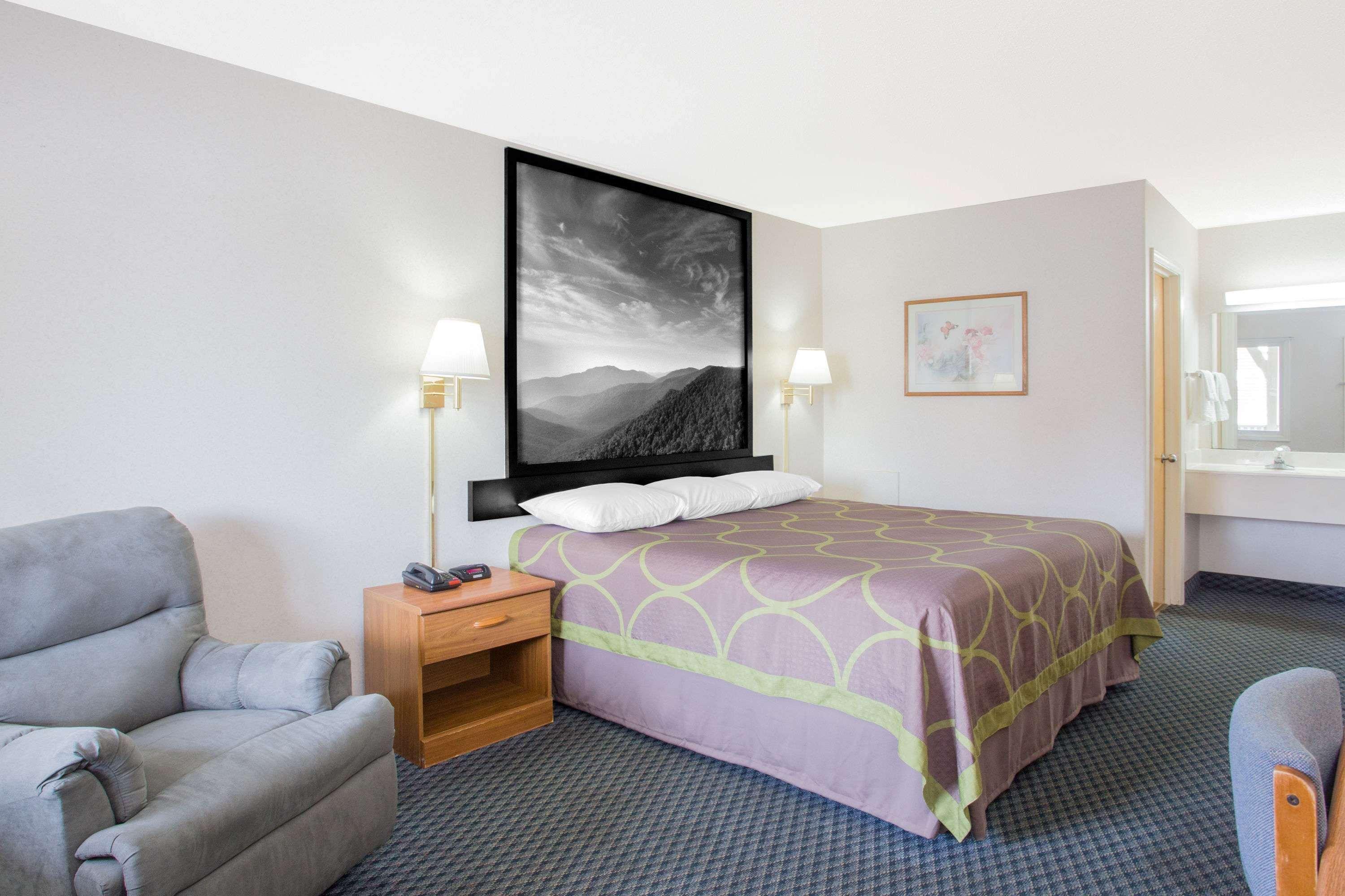 Motel Super 8 By Wyndham Christiansburg Exteriér fotografie