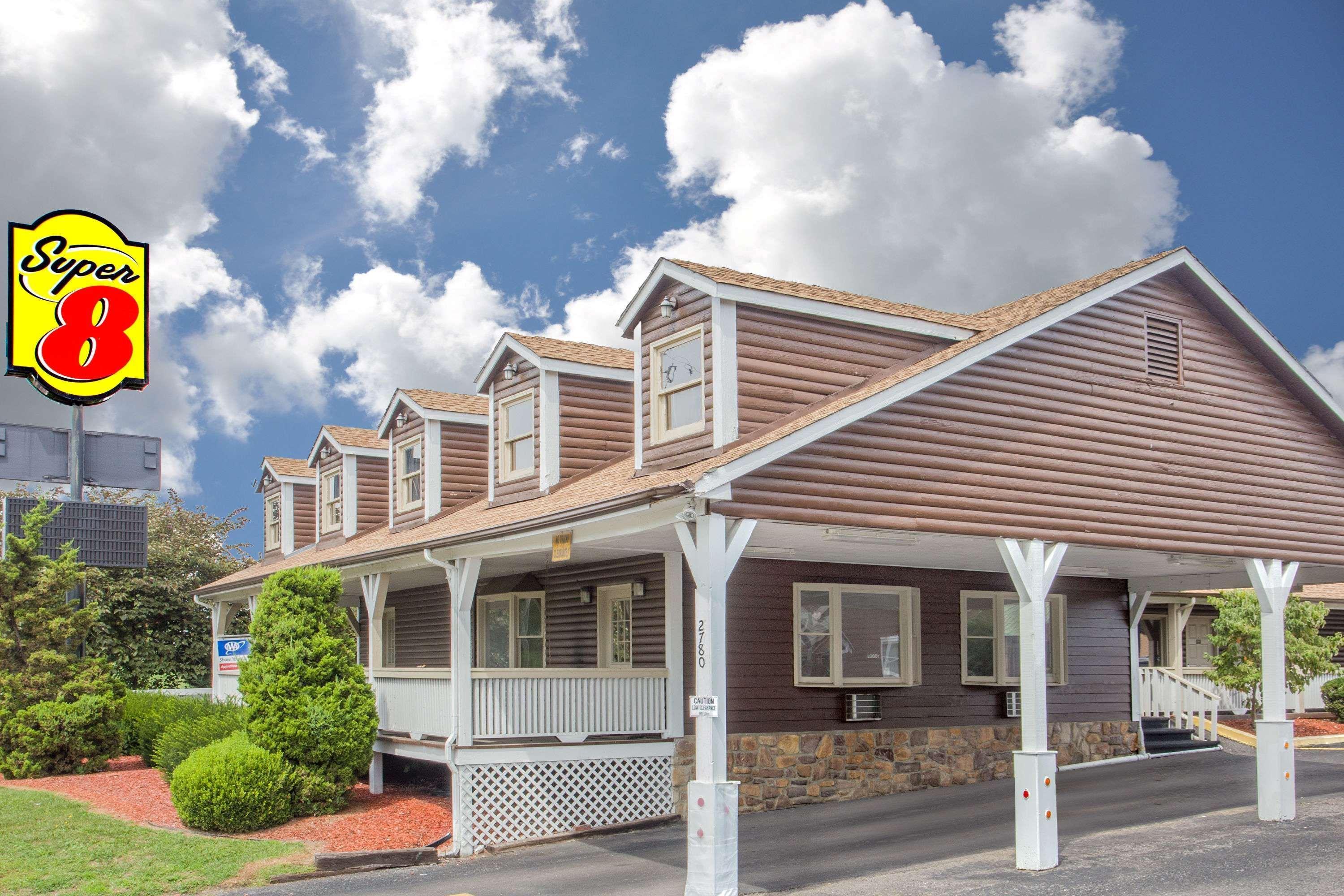 Motel Super 8 By Wyndham Christiansburg Exteriér fotografie