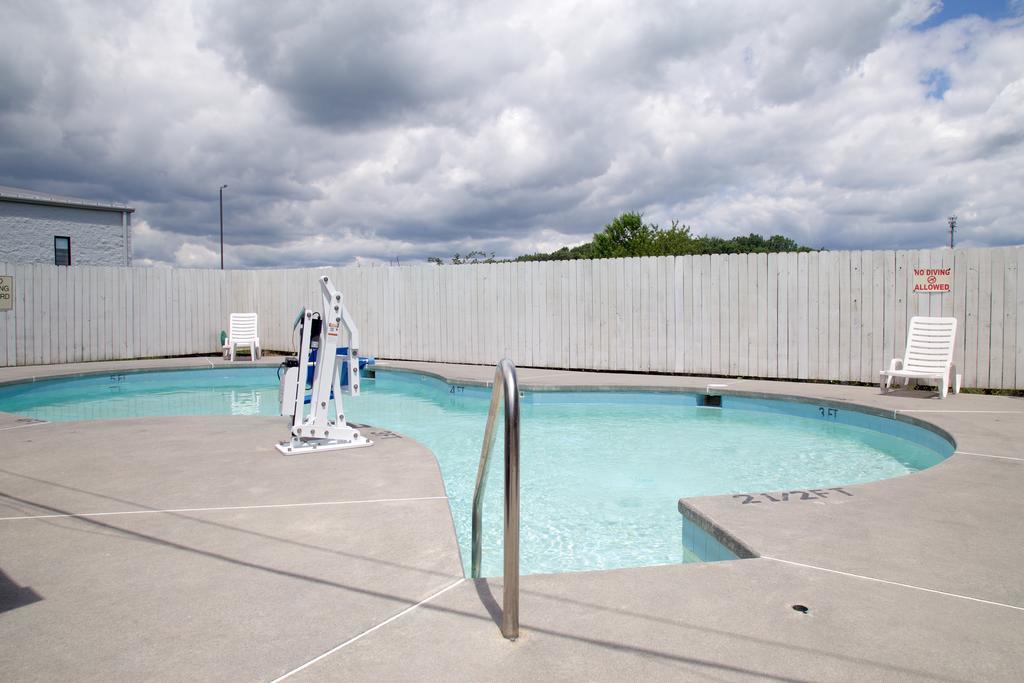 Motel Super 8 By Wyndham Christiansburg Exteriér fotografie