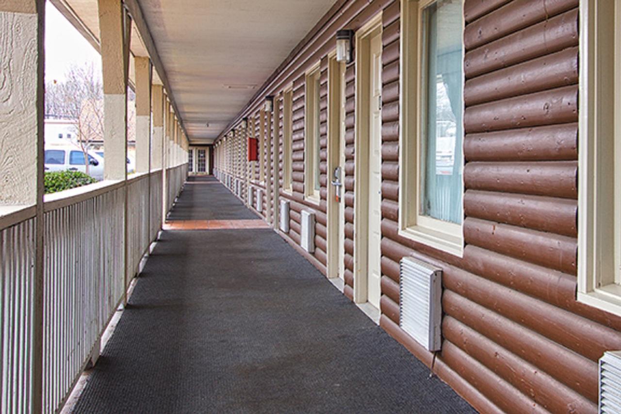 Motel Super 8 By Wyndham Christiansburg Exteriér fotografie