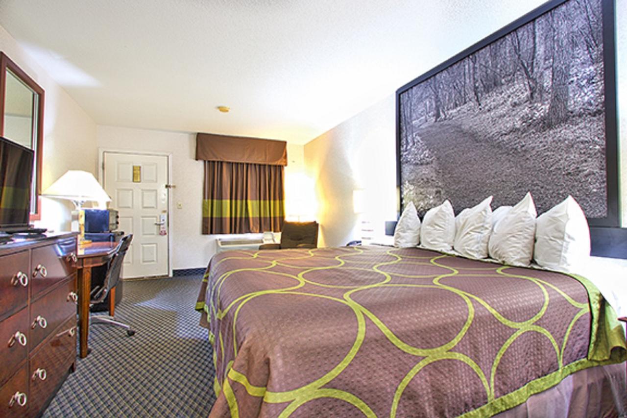 Motel Super 8 By Wyndham Christiansburg Exteriér fotografie